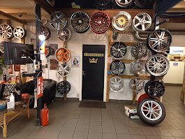 Mecanic auto in Suedia EURO 2400.- net / in mana